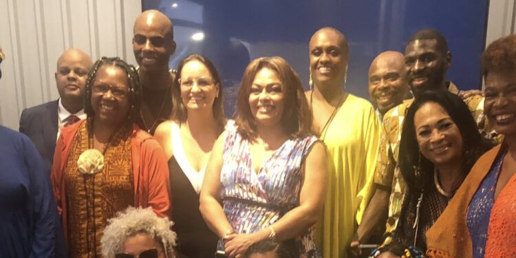 Lançamento da AFW Brasil confirma grande interesse pela moda afro no país.