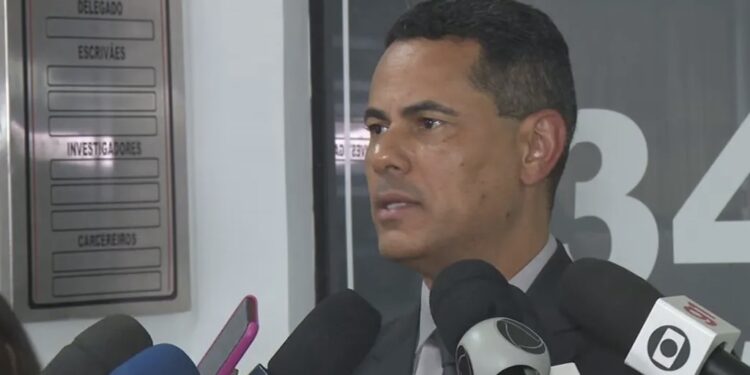 Polícia investiga mais dois alunos por ataque a escola em SP
