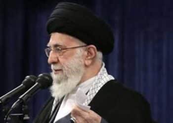 Khamenei concede perdão a 80.000 prisioneiros, incluindo os detidos em protestos sobre a morte de Mahsa Amini