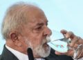 Governo Lula minimiza volta de Bolsonaro e busca ofuscar adversário com regra fiscal