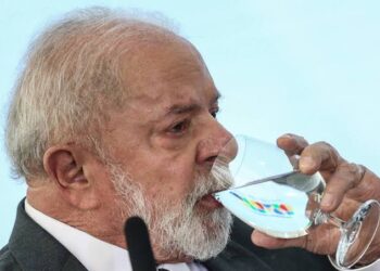 Governo Lula minimiza volta de Bolsonaro e busca ofuscar adversário com regra fiscal
