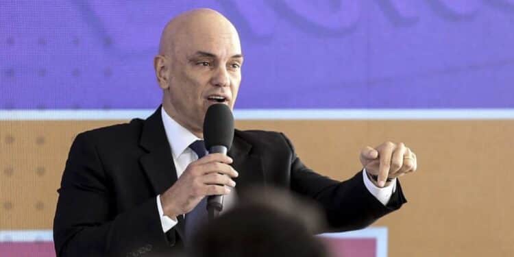 Moraes liberta mais 149 mulheres presas por atos golpistas