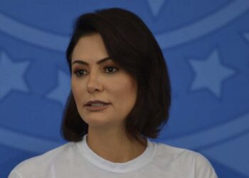 Michelle Bolsonaro contrata advogado para solicitar devolução de joias à Arábia Saudita