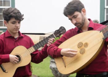 DUO RIBEIRO” – ALEXANDRE RIBEIRO E GABRIEL RIBEIRO QUE FORMAM O INUSITADO DUO DE PAI E FILHO – GANHA DESTAQUE NO BRASIL E NA ARGENTINA.