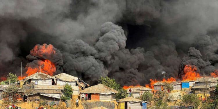 Sabotagem? Polícia investiga incêndio em maior campo de refugiados do mundo que deixou 12 mil desabrigados
