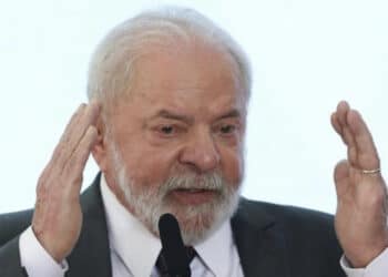 Lula diz que nova proposta fiscal só será divulgada após viagem à China