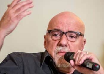 Paulo Coelho diz que empenho por campanha de Lula não valeu a pena: ‘Novo mandato está patético’
