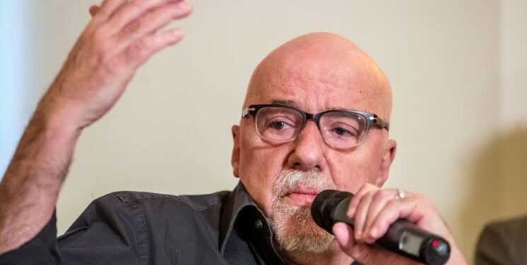 Paulo Coelho diz que empenho por campanha de Lula não valeu a pena: ‘Novo mandato está patético’