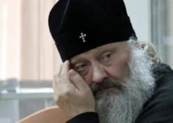 Tribunal de Kiev ordena prisão domiciliar de líder ortodoxo