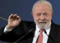 Brasil tem um problema que é uma taxa de juros muito alta, diz Lula