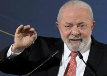 Brasil tem um problema que é uma taxa de juros muito alta, diz Lula