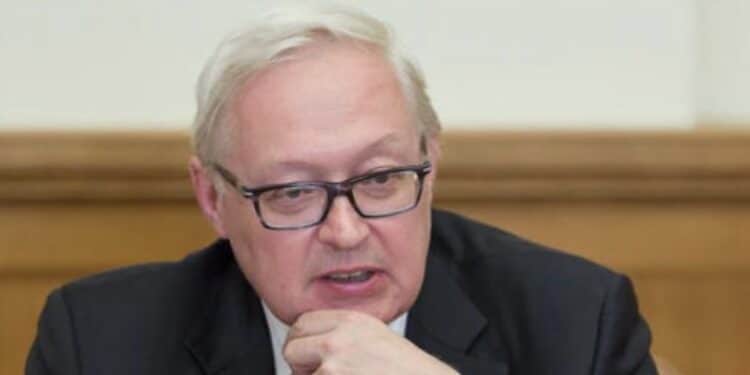 A Rússia diz ter contactos de trabalho com o jornalista norte-americano sobretido