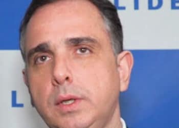 “Brasil ainda não tem condições de baixar juros”, diz Mansueto