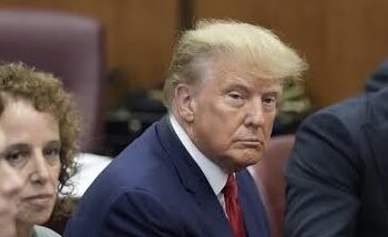 Trump se declara inocente em tribunal de Nova York