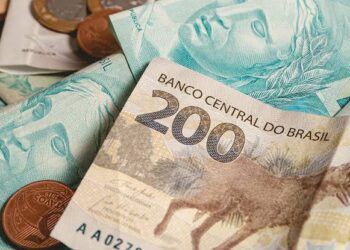 Brasil nada ganha e perde muito