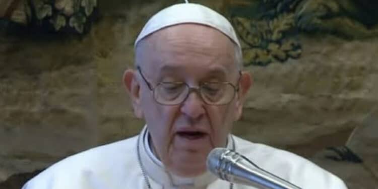 Papa Francisco autoriza que mulheres votem em Sínodo dos Bispos