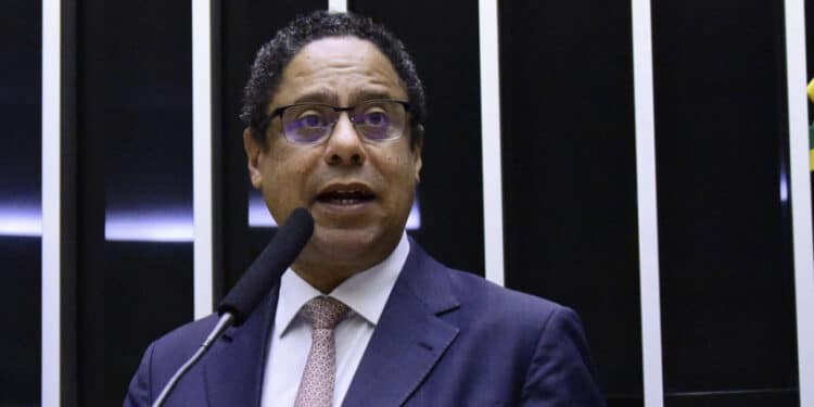 Crise no GSI e CPI do 8/1 não vão afetar votação do PL das fake news, diz relator