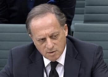 Presidente da BBC deixa o cargo por polêmica sobre empréstimo a Boris Johnson