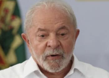 Lula vai a Londres acompanhar coroação do Rei Charles III