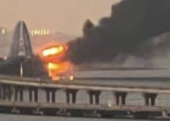 Ataque provoca explosão de tanque de petróleo na Crimeia