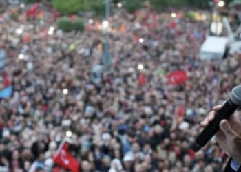 Após vitória eleitoral, Erdogan atira para todo lado
