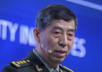 China diz que busca diálogo e que confronto com EUA seria “desastre insustentável”