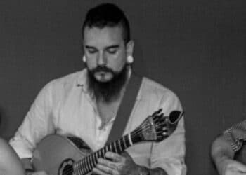O Axado como forma de prestigiar e resgatar a cultura portuguesa, oferece lindas apresentações de fado.