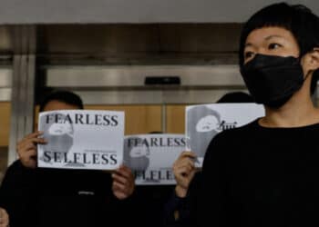 Justiça de Hong Kong reverte condenação de repórter, em rara vitória da imprensa