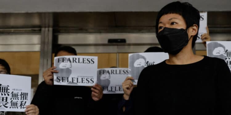 Justiça de Hong Kong reverte condenação de repórter, em rara vitória da imprensa