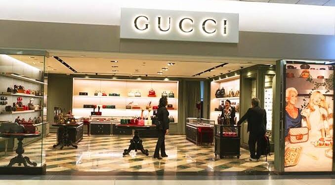 A Loja da Gucci de Goiânia, possui opções de peças exclusivas de luxo, para o dia dos namorados.