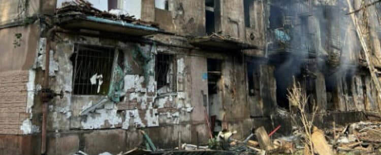 Ataque aéreo russo mata três pessoas na cidade ucraniana de Odessa