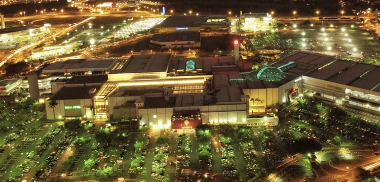 Flamboyant Shopping, com mais de 137.000 m² em área construída está entre os maiores shoppings do Brasil