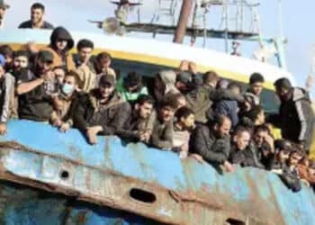 Paquistão diz que 300 migrantes do país morreram no naufrágio perto da Grécia