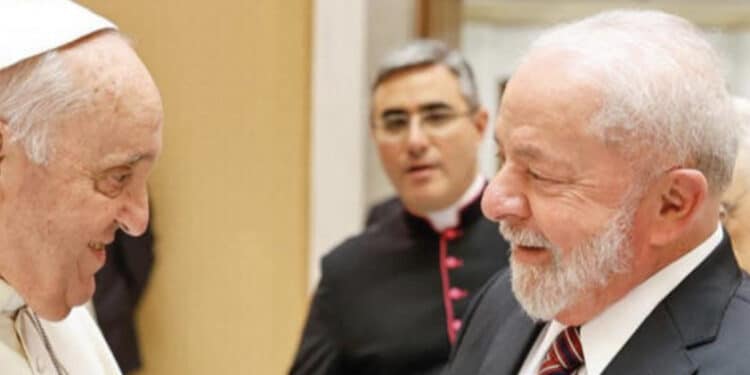 Lula se reúne com Papa Francisco no Vaticano: ‘Boa conversa sobre a paz’