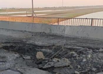 Ucrânia atinge ponte que liga Crimeia ao continente em revés para Rússia