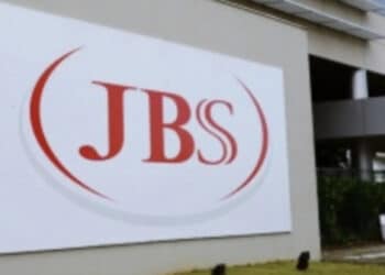 Senadores dos EUA cobram JBS por gado em área de desmatamento na Amazônia