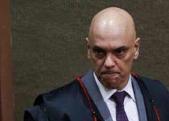 Bolsonaro inelegível confirma ‘repulsa a degradante populismo’ e ‘fé na democracia’, diz Alexandre