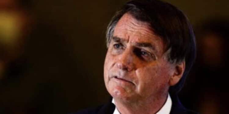 Bolsonaro pode ter direitos políticos cassados e ficar sem salário do PL por uso da máquina