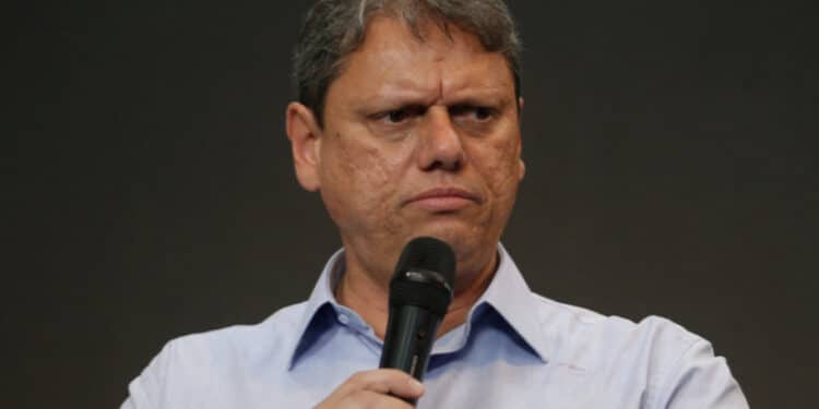 Tarcísio, agora ‘traidor’, terá elo com bolsonarismo testado no governo e em 2026