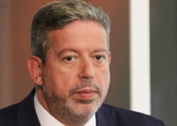 Lira quer regulamentar Reforma Tributária até fim de 2024, mas eleição municipal pode ser entrave