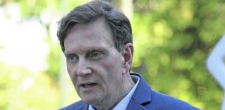 Desembargador suspende cassação de Crivella por abuso de poder político