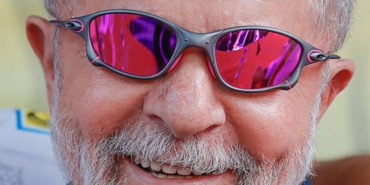 Lula canaliza publicidade em TV e reduz fatia de internet, mídia externa e rádio 45 Lula canaliza publicidade em TV e reduz fatia de internet, mídia externa e rádio