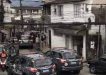 Moradores do Guarujá relatam tortura e ameaças da PM em operação após morte de soldado da Rota