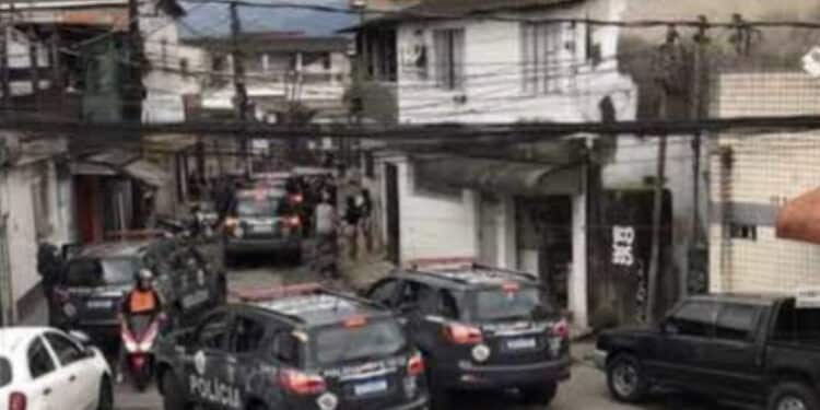 Moradores do Guarujá relatam tortura e ameaças da PM em operação após morte de soldado da Rota