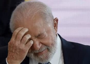 Lula reclama do centrão e vê uso de votação para pressionar por reforma ministerial