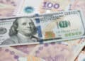 Peso desaba e dólar dispara na Argentina após vitória de Milei nas eleições primárias