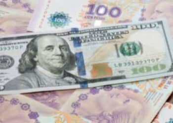 Peso desaba e dólar dispara na Argentina após vitória de Milei nas eleições primárias