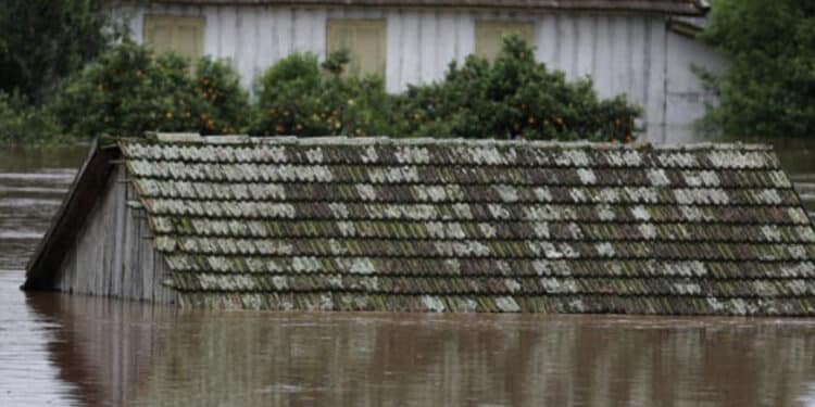 Chuvas no Sul: o que está por trás das tempestades devastadoras que já mataram 21 pessoas