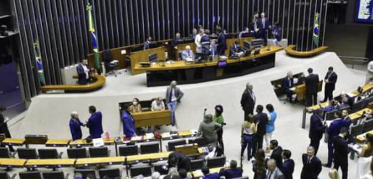 Febraban: limitar juros do rotativo pode tornar cartões inviáveis e reduzir oferta de crédito