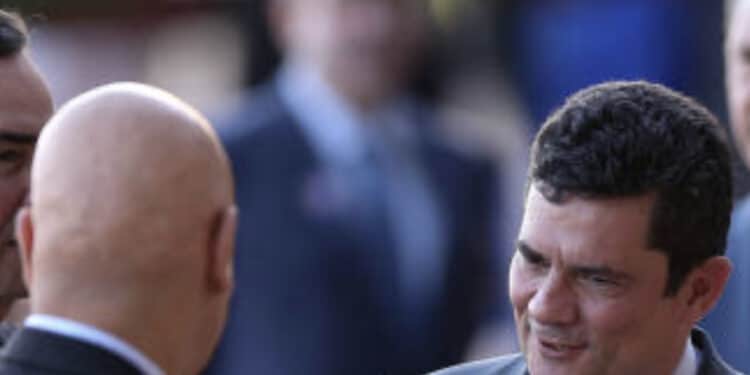 Métodos esvaziados pelo movimento anti-Lava Jato são reconstruídos em cerco a Bolsonaro 45 Métodos esvaziados pelo movimento anti-Lava Jato são reconstruídos em cerco a Bolsonaro